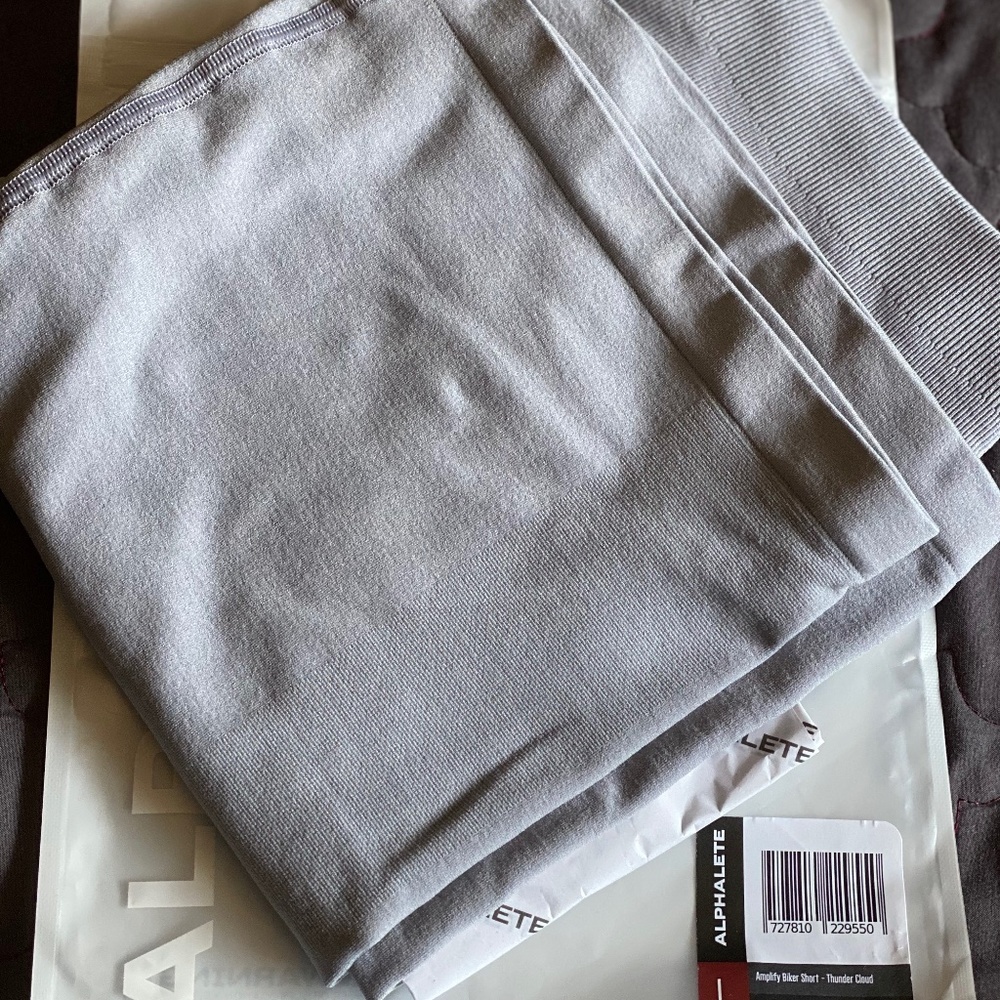 Alphalete Amplify Biker Short-Thunder cloud